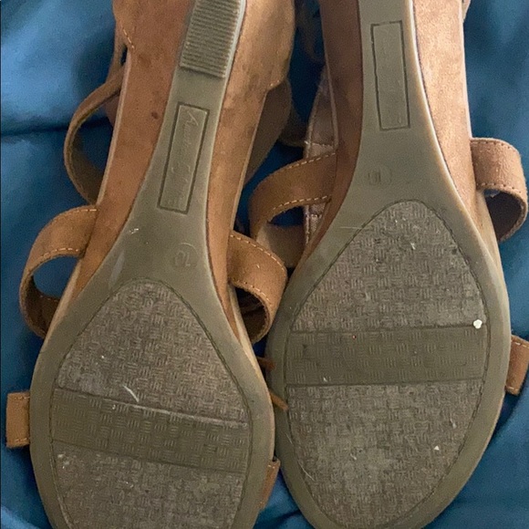 Sandals - Picture 3 of 3